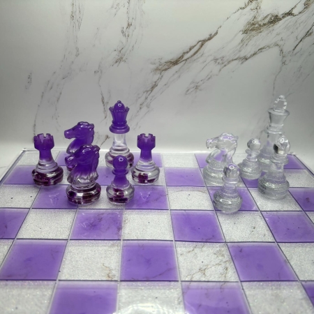 jeux d'échec mauve et blanc en epoxy