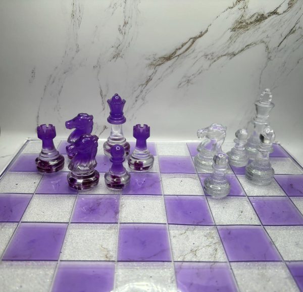 jeux d'échec mauve et blanc en epoxy