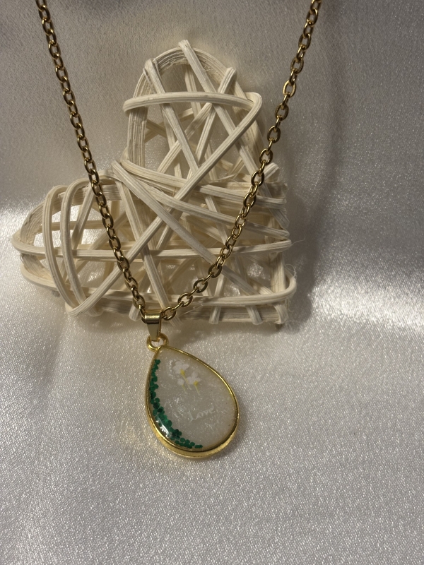 Pendentif doré forme de goutte et chaîne de 18po – Image 4