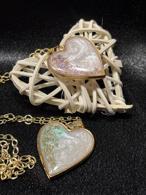 Pendentif coeur doré. Chaîne 18po