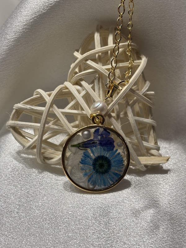 Pendentif rond doré avec perle. Chaîne 18po – Image 3