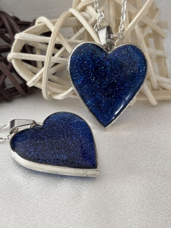 Pendentif coeur argenté. Chaîne 18po