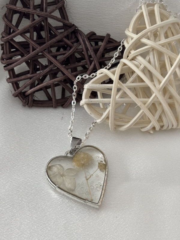 Pendentif coeur argenté. Chaîne 18po – Image 3