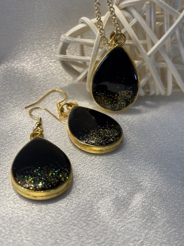 Ensemble doré pendentif et boucles d'oreilles – Image 2